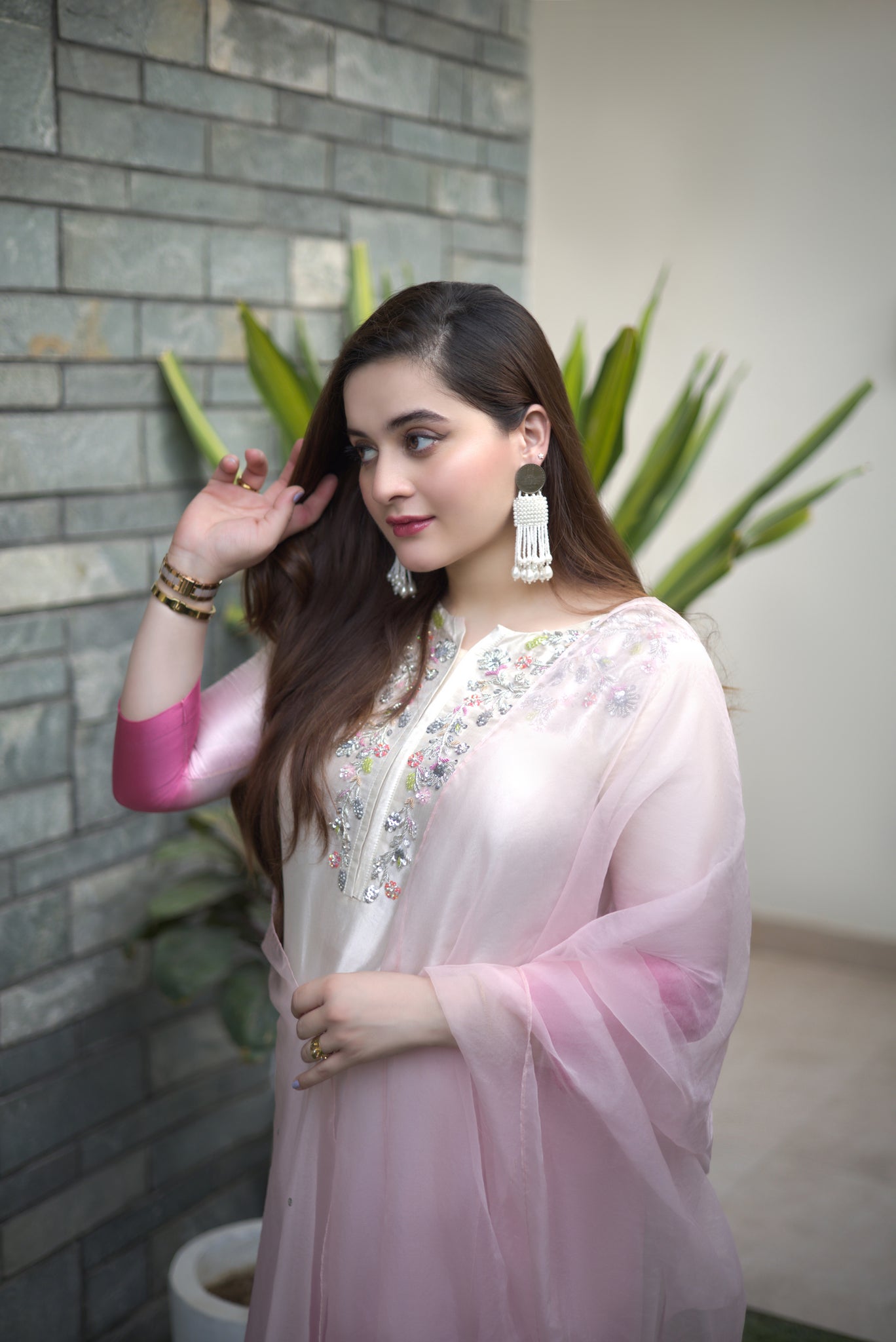 Aizaara