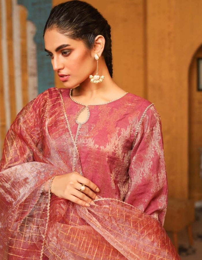 Rose Quartz - Aiman Minal Closet