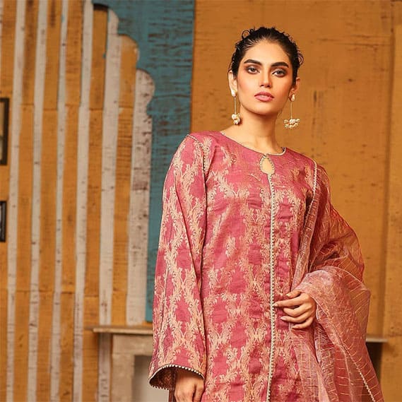 Rose Quartz - Aiman Minal Closet