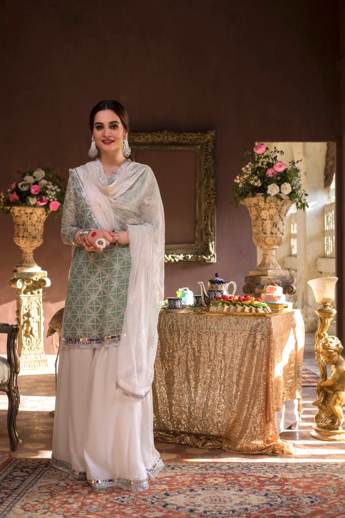 Rooha - Aiman Minal Closet