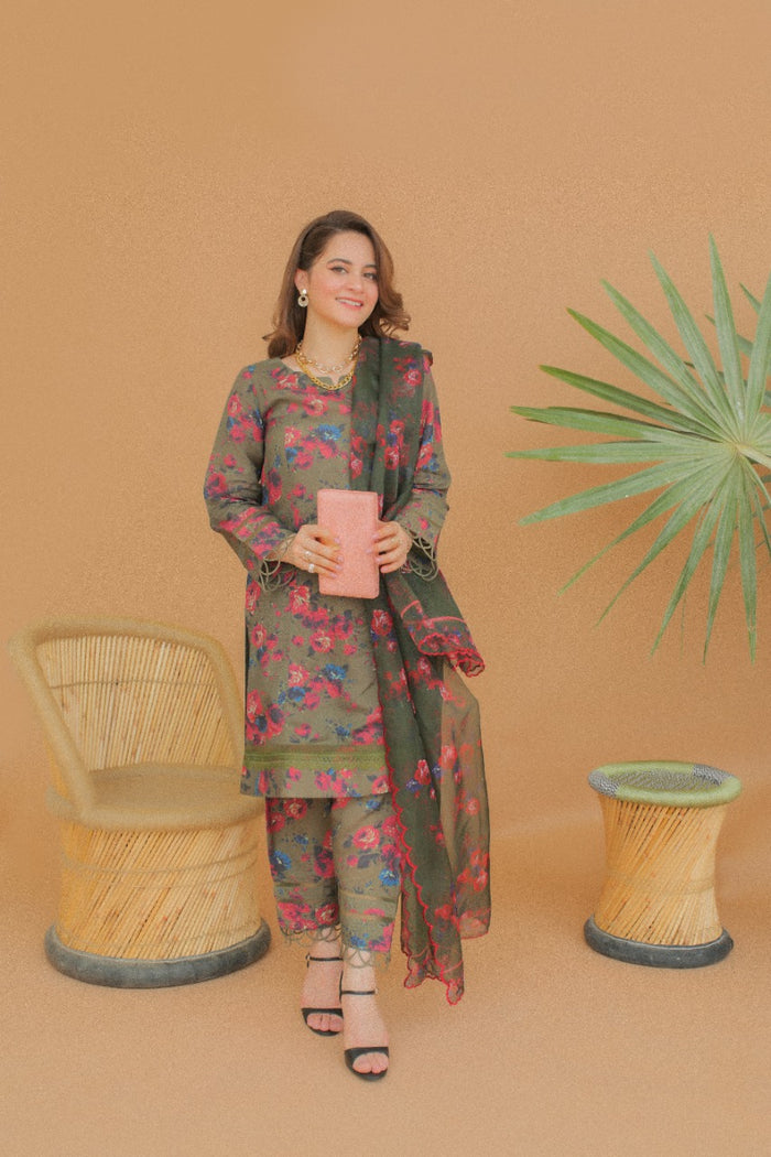 Caroline - Aiman Minal Closet